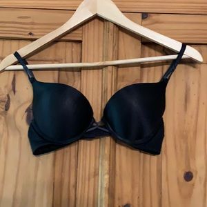 Victoria’s Secret bombshell bra